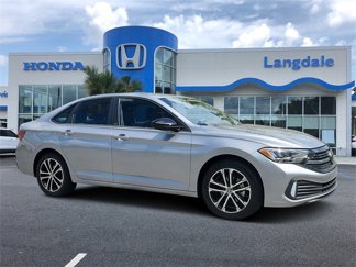 Used 2024 Volkswagen Jetta Sport image 1