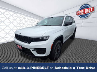 New 2025 Jeep Grand Cherokee Laredo image 1