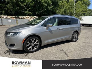 Used 2017 Chrysler Pacifica Limited w/ Tire & Wheel Group image 1