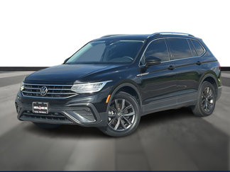 Used 2023 Volkswagen Tiguan SE w/ Panoramic Sunroof Package image 1