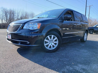 Used 2015 Chrysler Town & Country Touring w/ Driver Convenience Group image 1