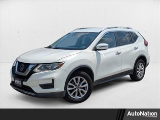 Used 2019 Nissan Rogue SV image 1