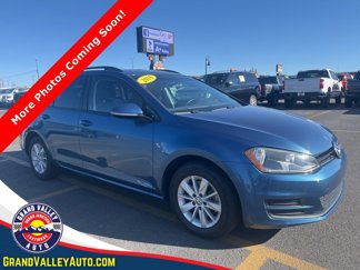 Used 2016 Volkswagen Golf S image 1
