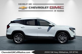 Used 2023 GMC Terrain SLT image 1