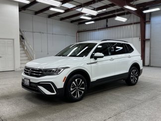 Used 2022 Volkswagen Tiguan S image 1
