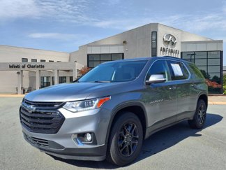 Used 2021 Chevrolet Traverse LT image 1