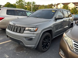 Used 2021 Jeep Grand Cherokee Laredo X image 1