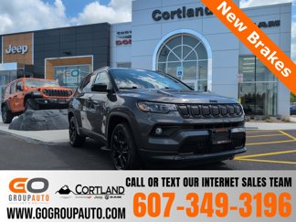 Used 2022 Jeep Compass Altitude w/ Convenience Group image 1