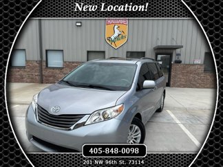 Used 2011 Toyota Sienna XLE image 1