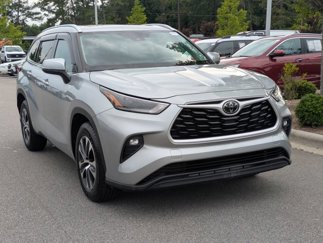 Used 2021 Toyota Highlander XLE image 1