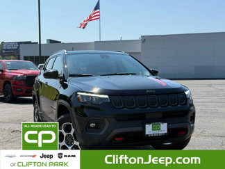 Used 2022 Jeep Compass Trailhawk w/ Trailhawk Elite Group image 1