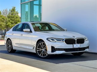Certified 2022 BMW 540i w/ Convenience Package image 1