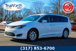 Used 2018 Chrysler Pacifica Touring-L image 1