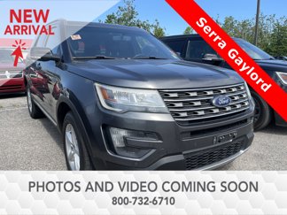 Used 2016 Ford Explorer XLT image 1