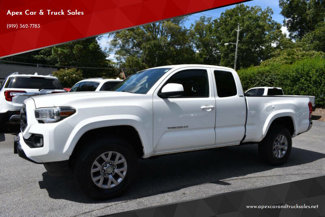 Used 2017 Toyota Tacoma SR5 image 1