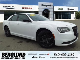 Certified 2023 Chrysler 300 Touring w/ Sport Appearance Package image 1