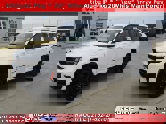 Used 2023 Jeep Grand Cherokee L Laredo image 1