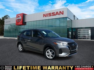 Used 2021 Nissan Kicks S image 1