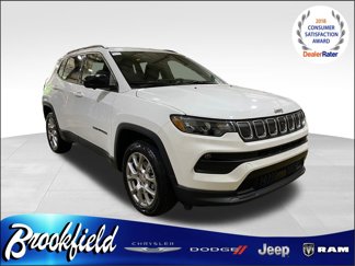 Used 2022 Jeep Compass Latitude image 1