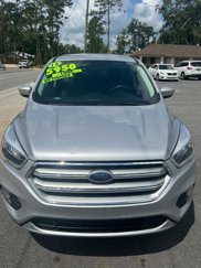 Used 2017 Ford Escape SE image 1