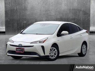 Used 2019 Toyota Prius LE image 1