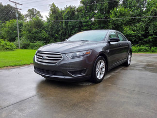 Used 2017 Ford Taurus SE image 1