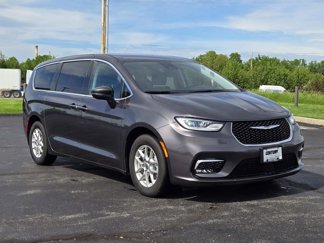 Used 2023 Chrysler Pacifica Touring-L image 1
