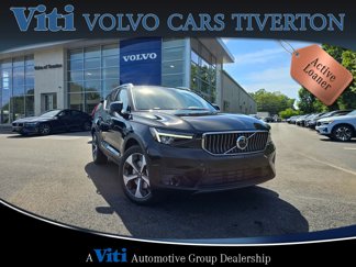 Used 2025 Volvo XC40 B5 Core w/ Protection Package Premier image 1