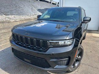 Certified 2023 Jeep Grand Cherokee Altitude image 1