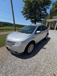 Used 2014 Lincoln MKX FWD image 1