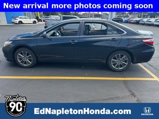 Used 2015 Toyota Camry SE image 1
