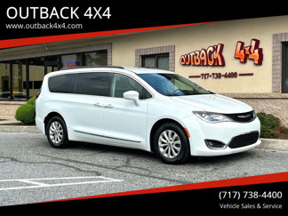 Used 2017 Chrysler Pacifica Touring-L image 1