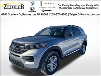 Used 2022 Ford Explorer XLT image 1