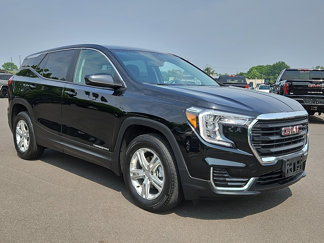 Used 2022 GMC Terrain SLE image 1