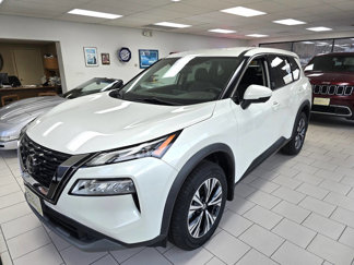 Used 2021 Nissan Rogue SV image 1