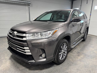 Used 2017 Toyota Highlander XLE image 1