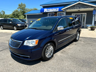 Used 2014 Chrysler Town & Country Touring-L w/ Driver Convenience Group image 1