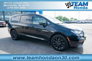 Used 2021 Chrysler Pacifica Limited w/ S Appearance Package image 1