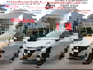 Used 2021 Hyundai Elantra SE image 1