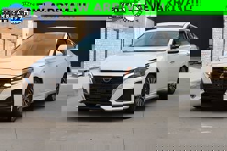 Used 2023 Nissan Altima 2.5 SV image 1