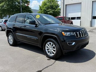 Used 2021 Jeep Grand Cherokee Laredo image 1