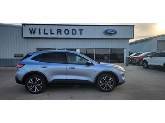 Used 2022 Ford Escape SE w/ SE Sport Appearance Package image 1
