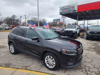 Used 2019 Jeep Cherokee Latitude w/ Popular Appearance Group image 1