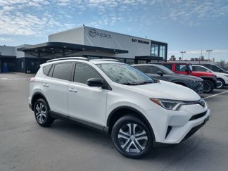 Used 2017 Toyota RAV4 LE image 1