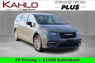 New 2025 Chrysler Pacifica Select image 1