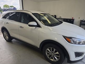 Used 2016 Kia Sorento LX image 1