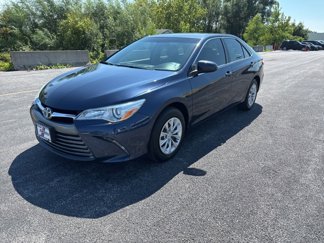 Used 2015 Toyota Camry LE image 1