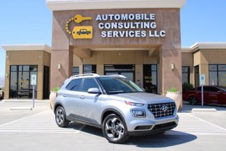 Used 2024 Hyundai Venue SEL image 1