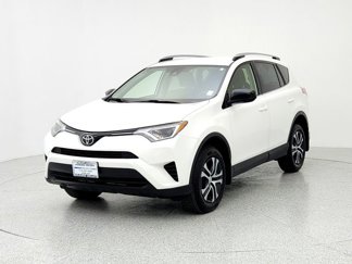 Used 2017 Toyota RAV4 LE image 1