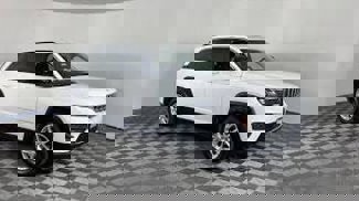 New 2025 Jeep Grand Cherokee L Limited image 1